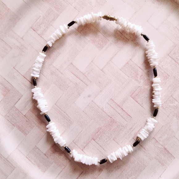 Puka Shell Choker - Picture 5 of 8